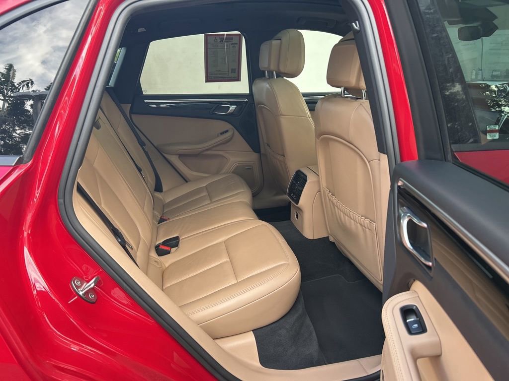 Used 2020 Porsche Macan image 26