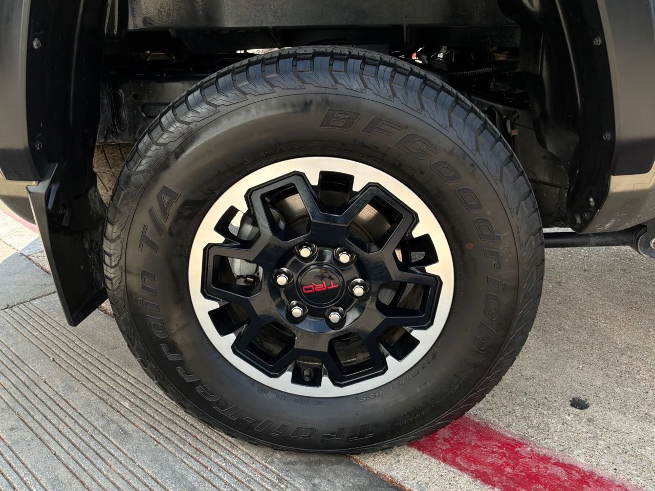 Used 2024 Toyota Tacoma TRD Off-Road w/ TRD Off Road Premium Package AWD/4WD image 9