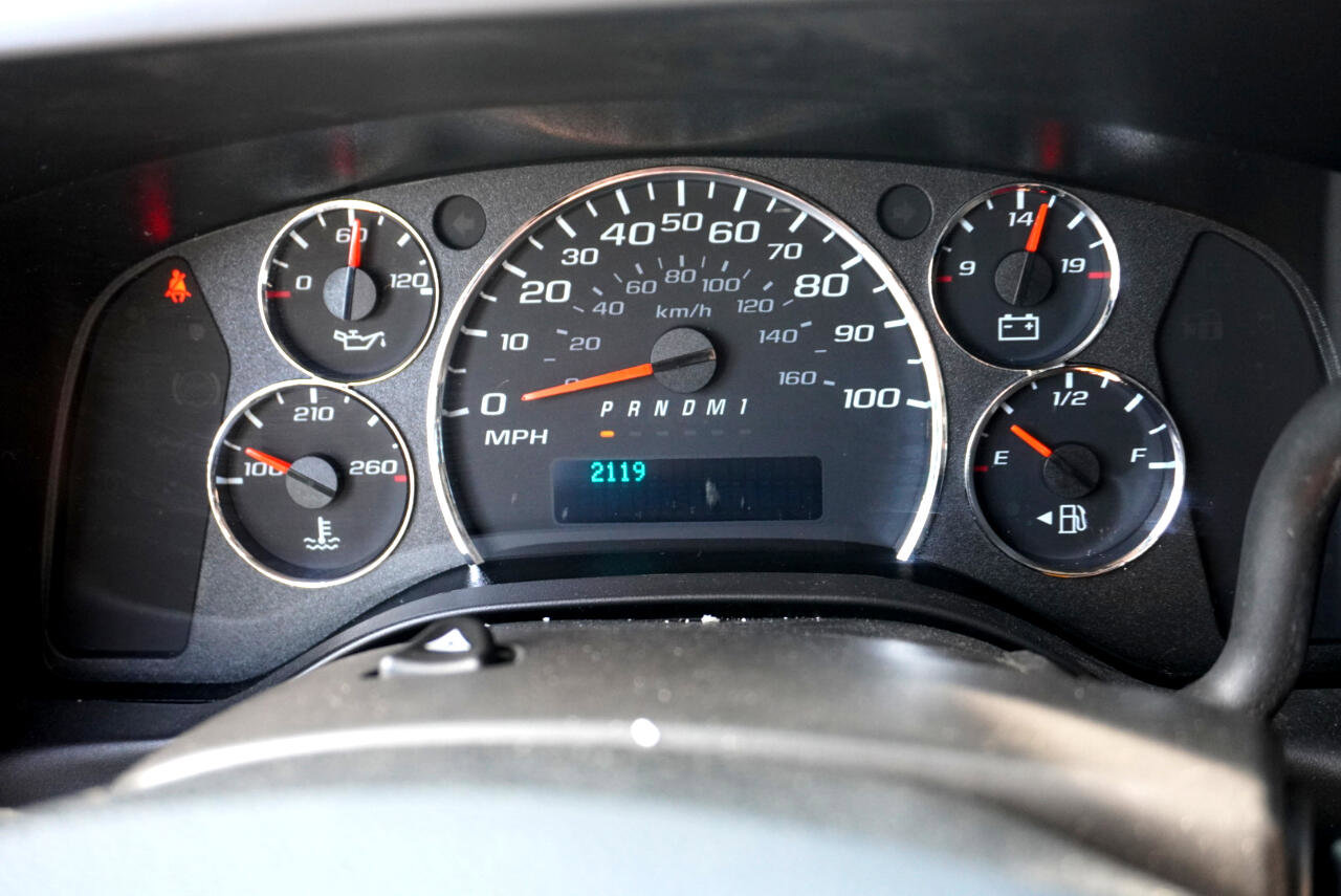 Used 2022 Chevrolet Express 2500 w/ Driver Convenience Package image 10