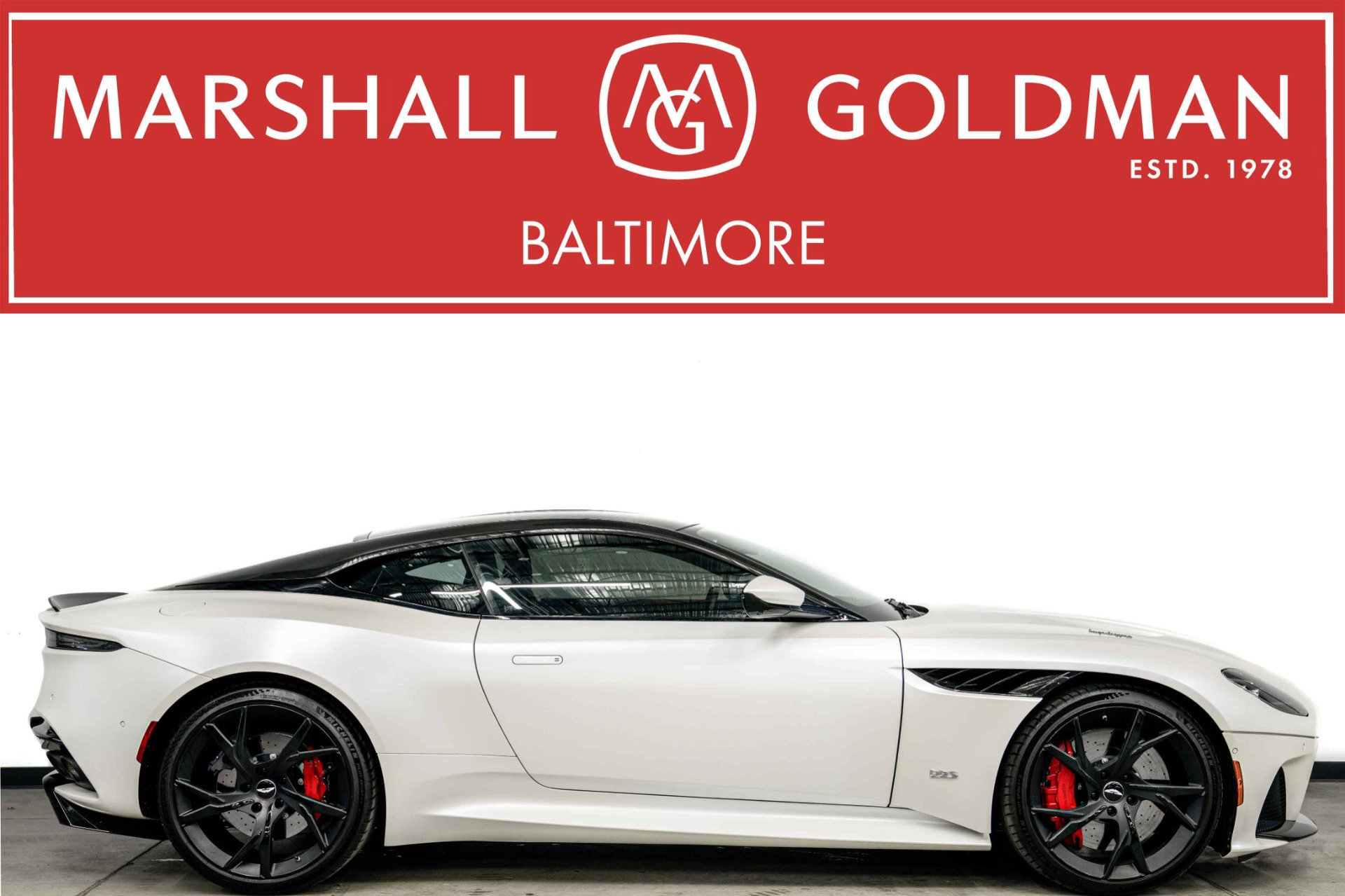 Used 2019 Aston Martin DBS Superleggera RWD image 1