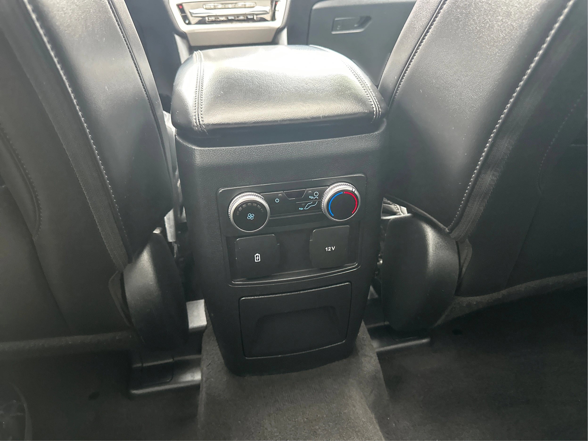 Used 2023 Ford Explorer XLT w/ Equipment Group 202A AWD/4WD image 22