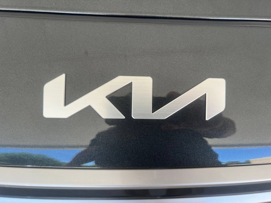 Certified 2024 Kia Niro EX FWD image 31