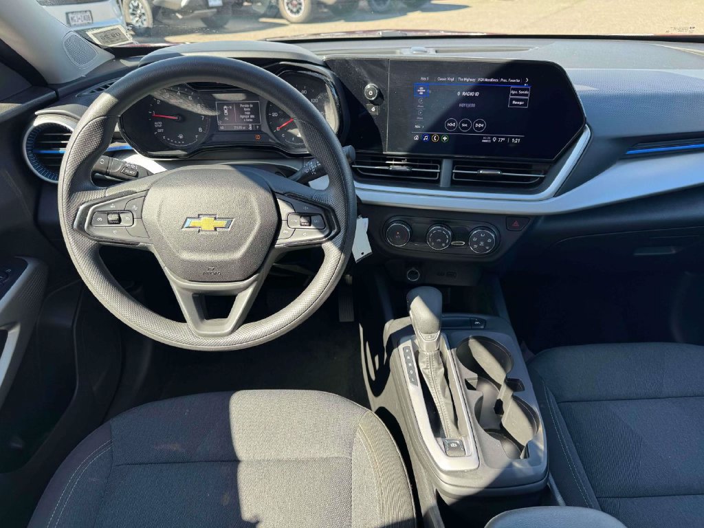 Used 2024 Chevrolet Trax LS FWD image 18