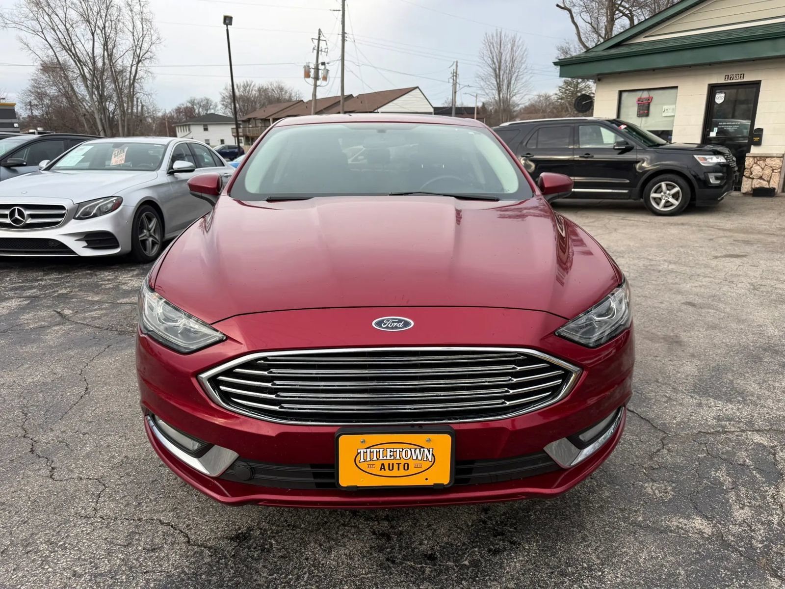 Used 2018 Ford Fusion SE w/ Equipment Group 201A FWD image 8