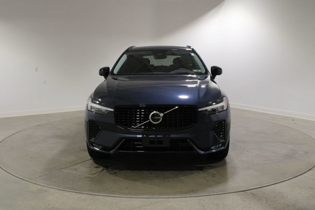 Used 2025 Volvo XC60 B5 Ultra w/ Climate Package image 8