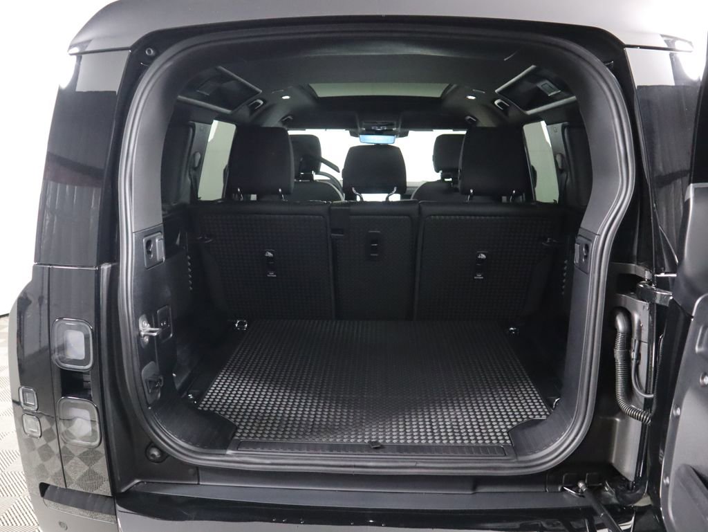 New 2026 Land Rover Defender 110 S image 29