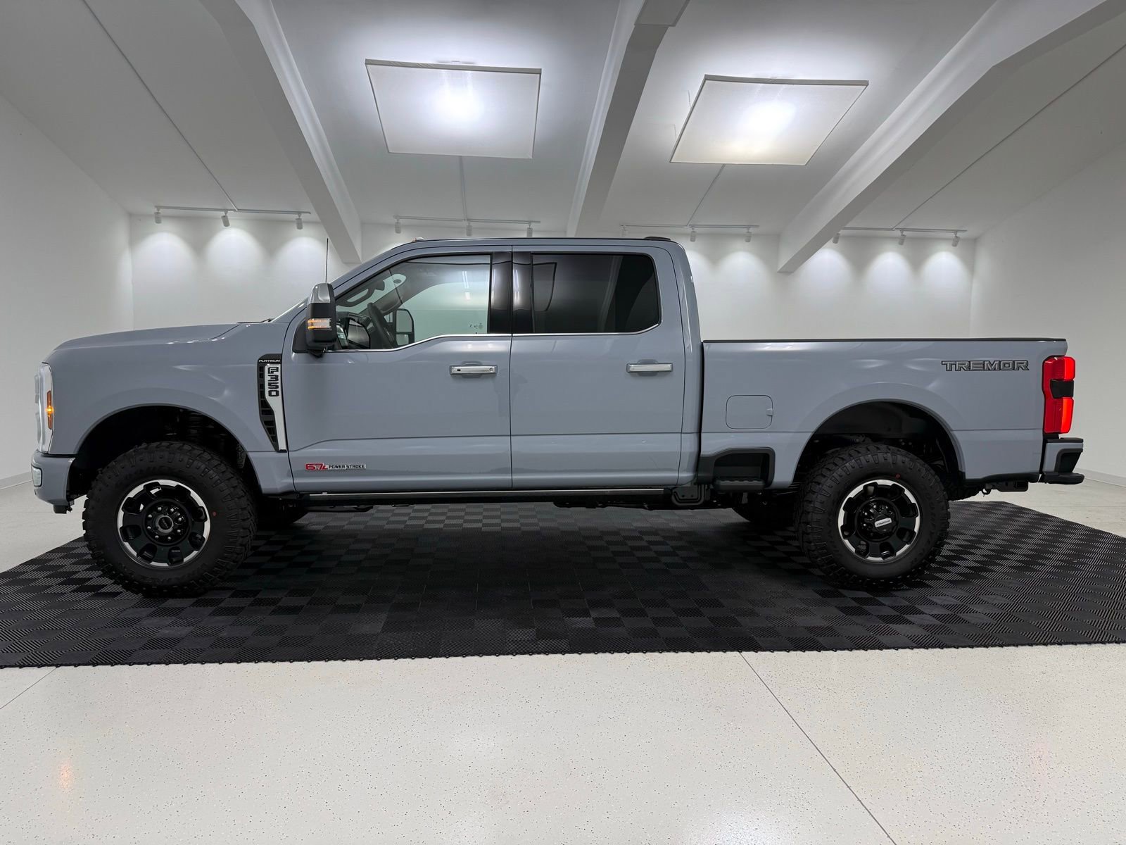 New 2026 Ford F350 Platinum w/ Platinum Plus Package image 4