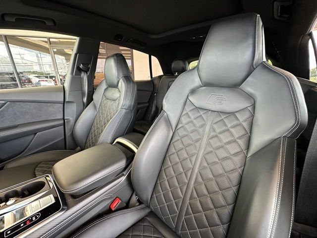 Used 2025 Audi SQ8 Prestige AWD/4WD image 18
