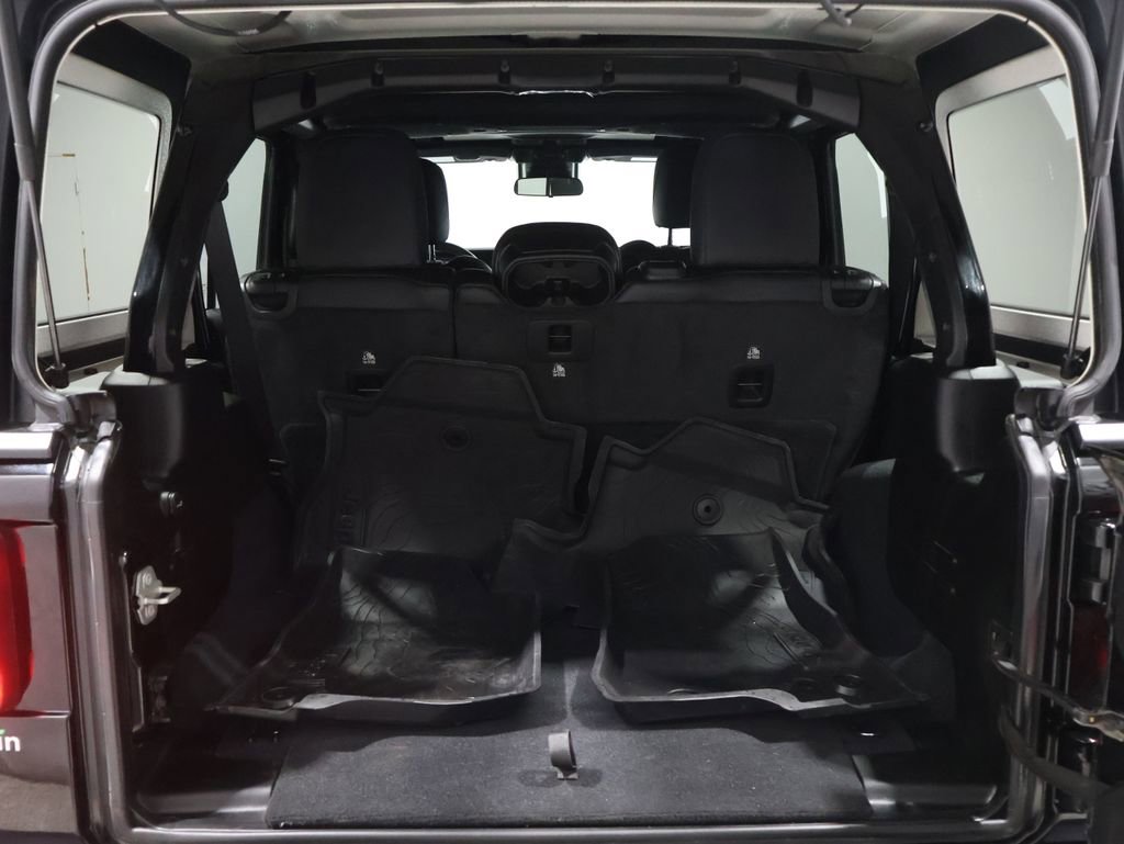 Used 2024 Jeep Wrangler Unlimited Rubicon w/ Convenience Group image 4