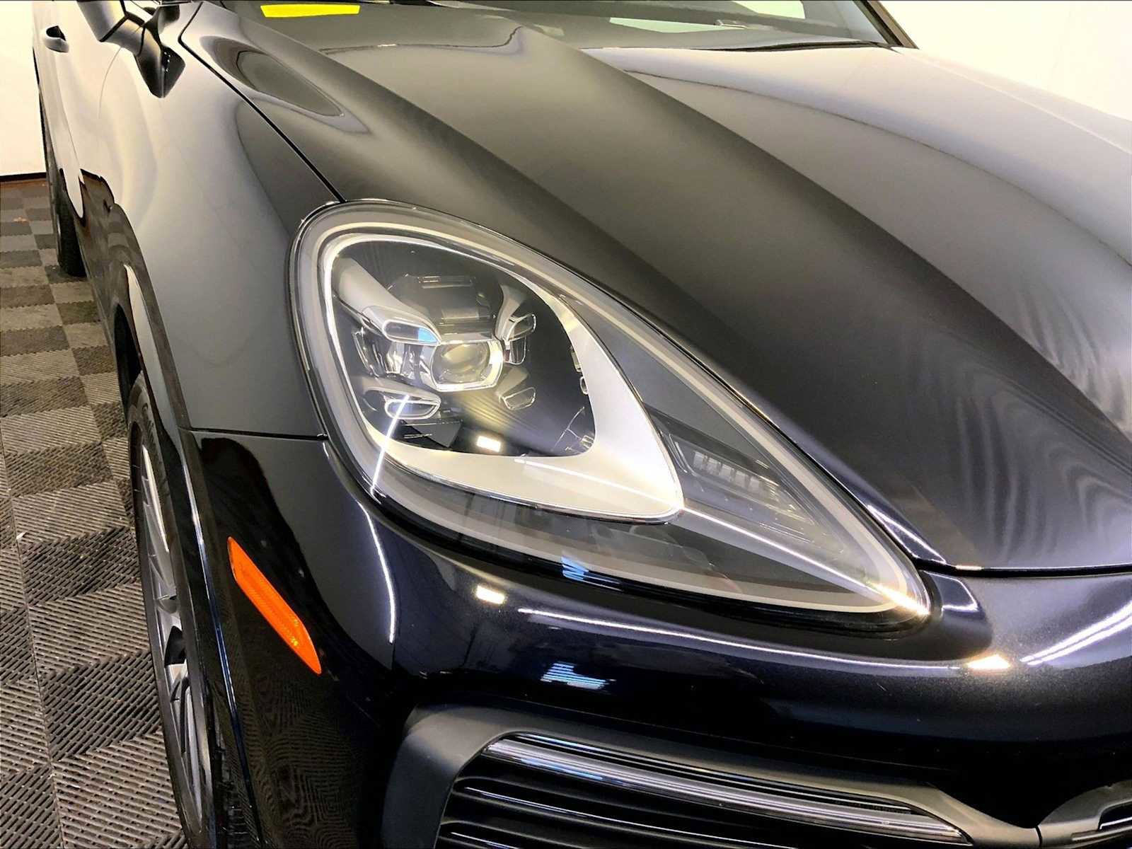 Certified 2022 Porsche Cayenne w/ Premium Package image 12