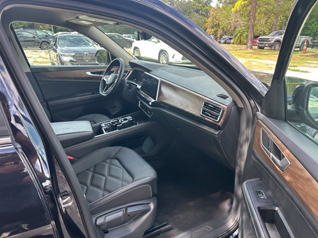 Used 2025 Volkswagen Atlas SE AWD/4WD image 10