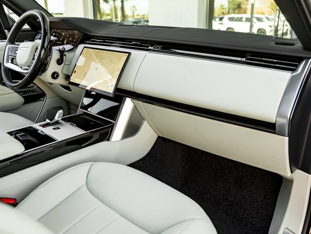 New 2026 Land Rover Range Rover Long Wheelbase Autobiography AWD/4WD image 40
