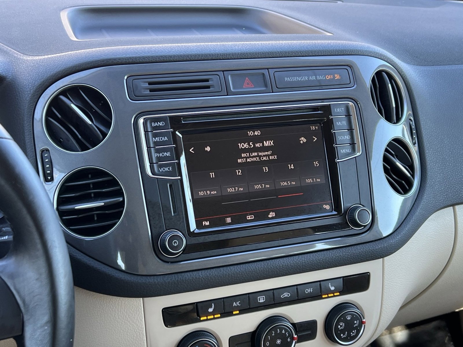 Used 2017 Volkswagen Tiguan S image 14