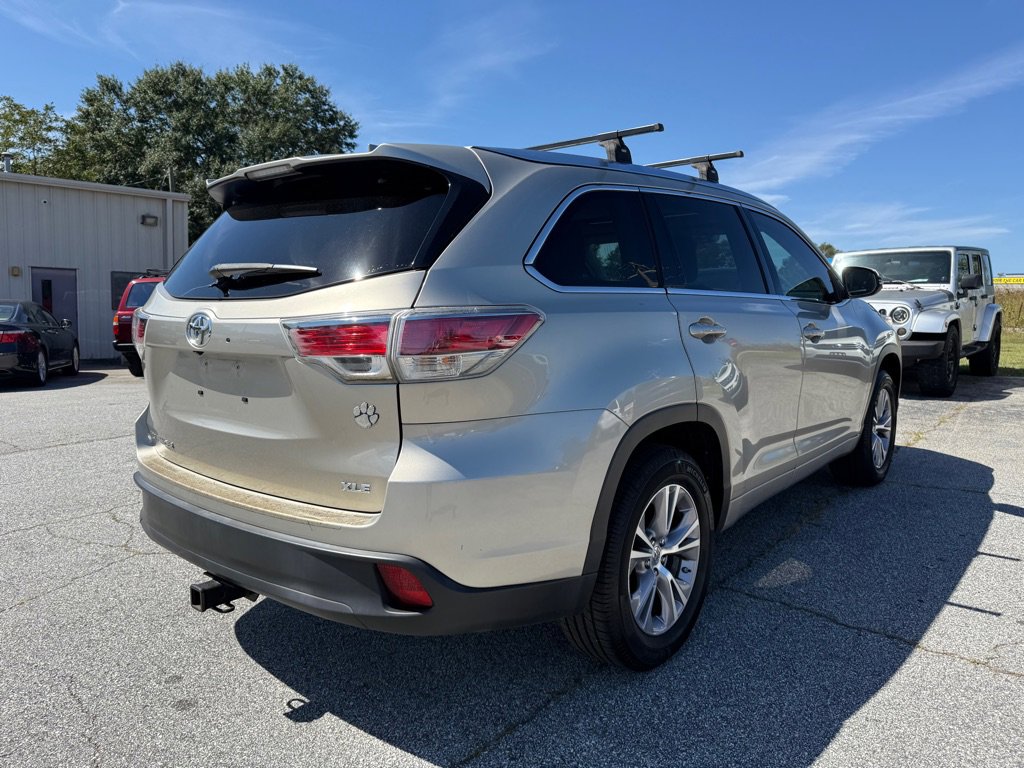 Used 2014 Toyota Highlander XLE image 7