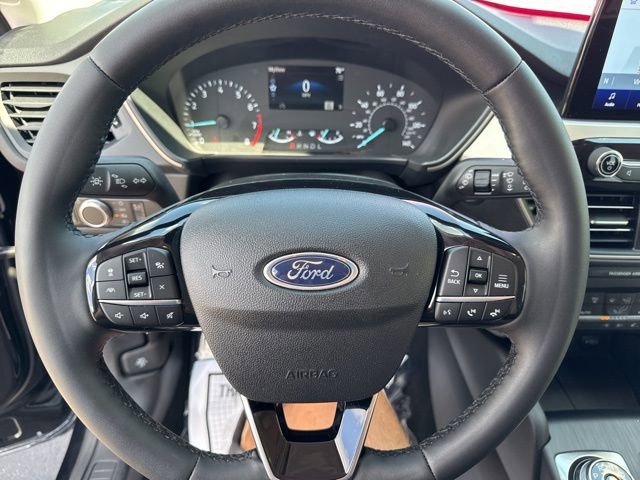 Used 2022 Ford Escape SE w/ SE Sport Appearance Package image 12