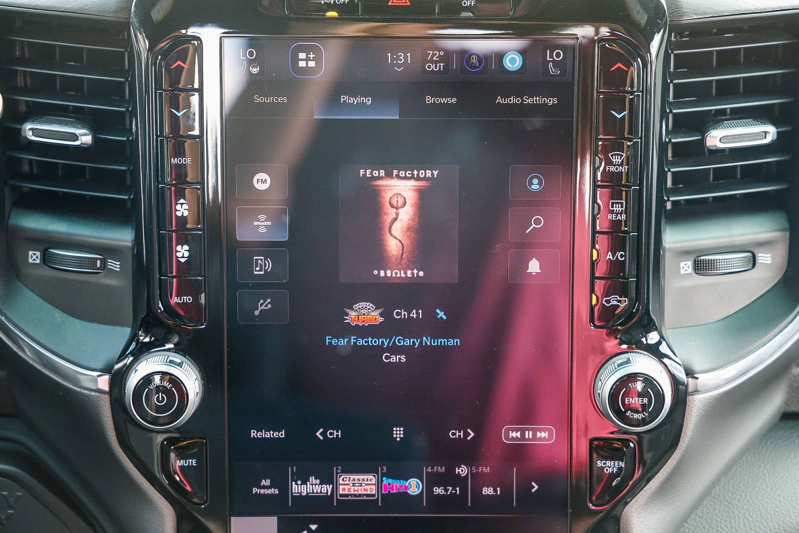 Used 2025 RAM 2500 Laramie w/ Towing Technology Group AWD/4WD image 12