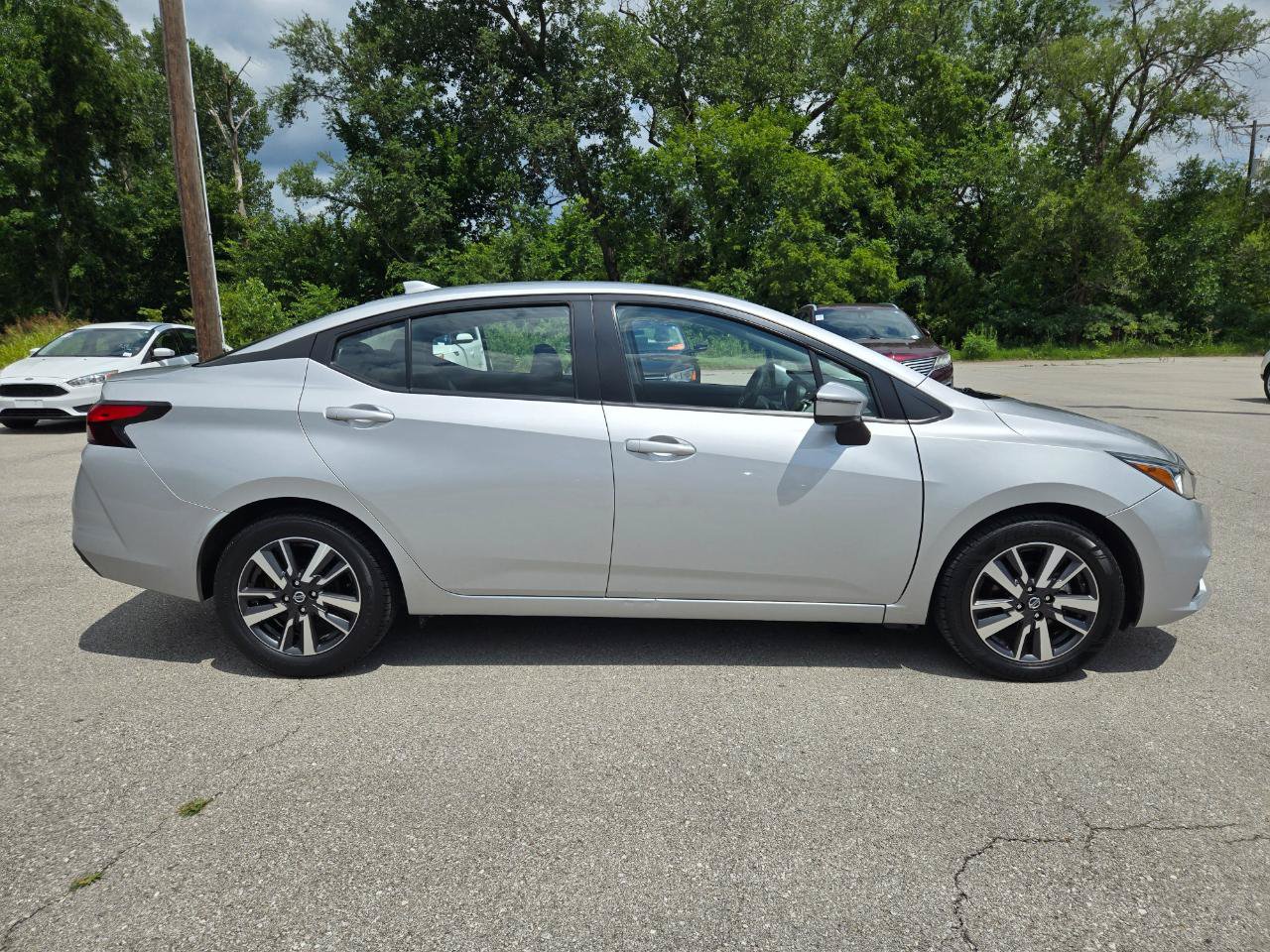 Used 2021 Nissan Versa SV FWD image 4