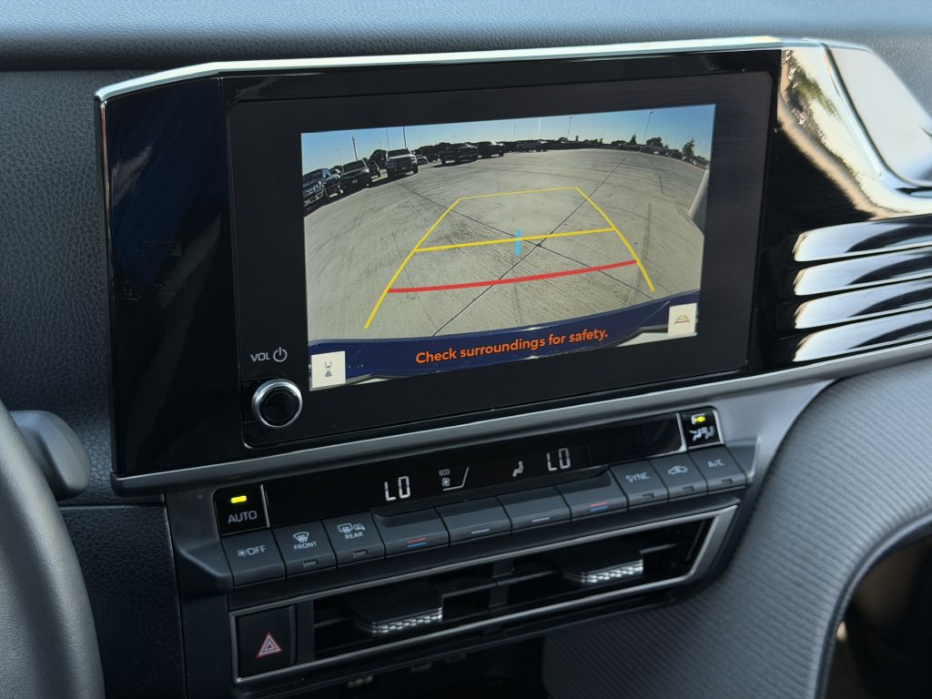 Used 2025 Toyota Camry SE FWD image 19