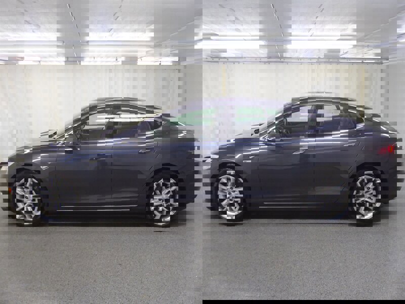 Used 2015 Tesla Model S 85D image 4