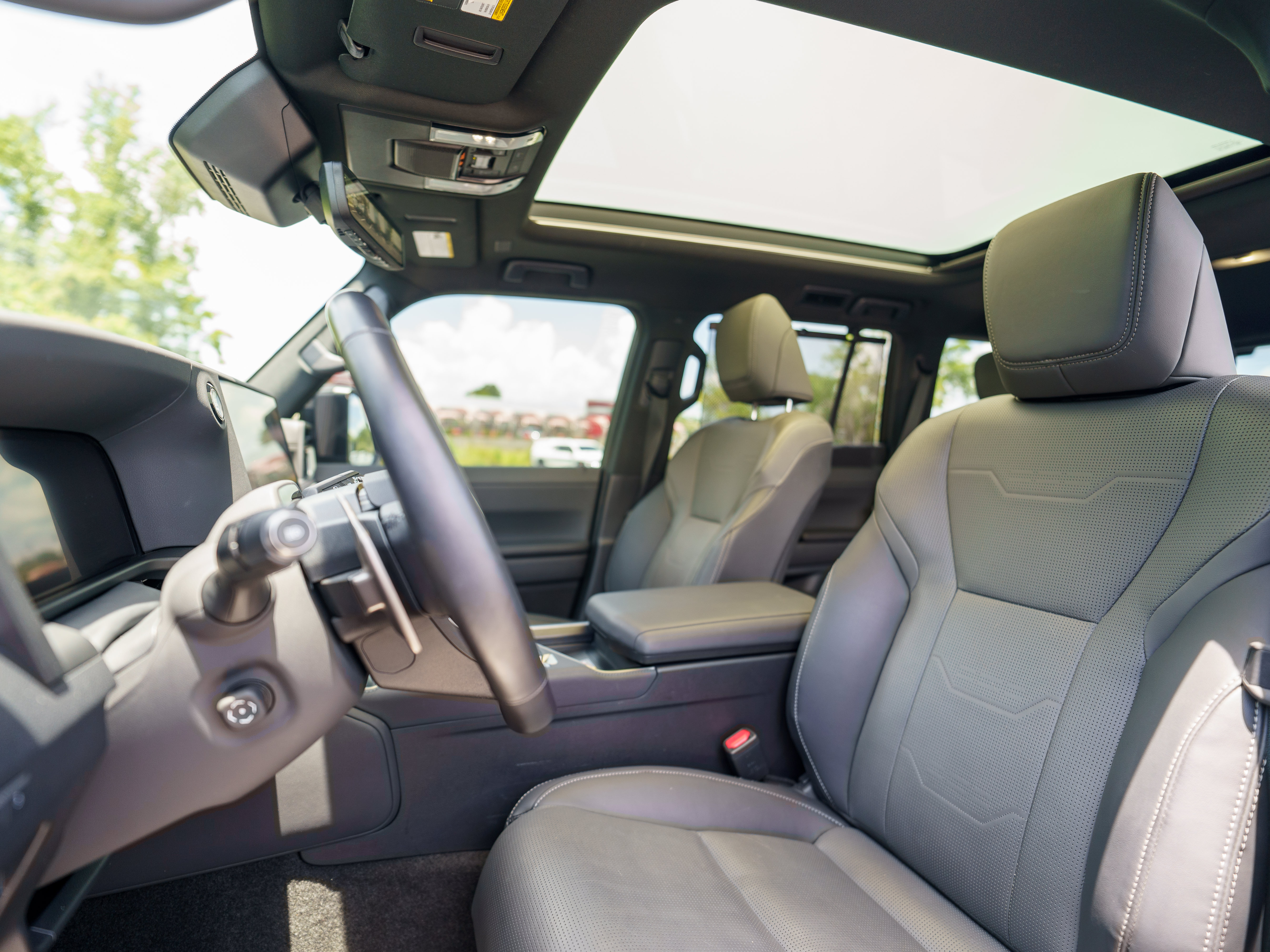 Used 2024 Lexus GX 550 w/ Accessory Package (2T) AWD/4WD image 9