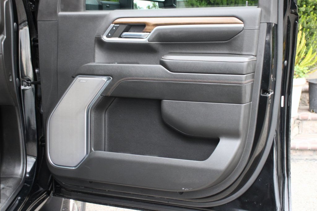 Used 2024 Chevrolet Silverado 2500 High Country w/ Technology Package AWD/4WD image 43