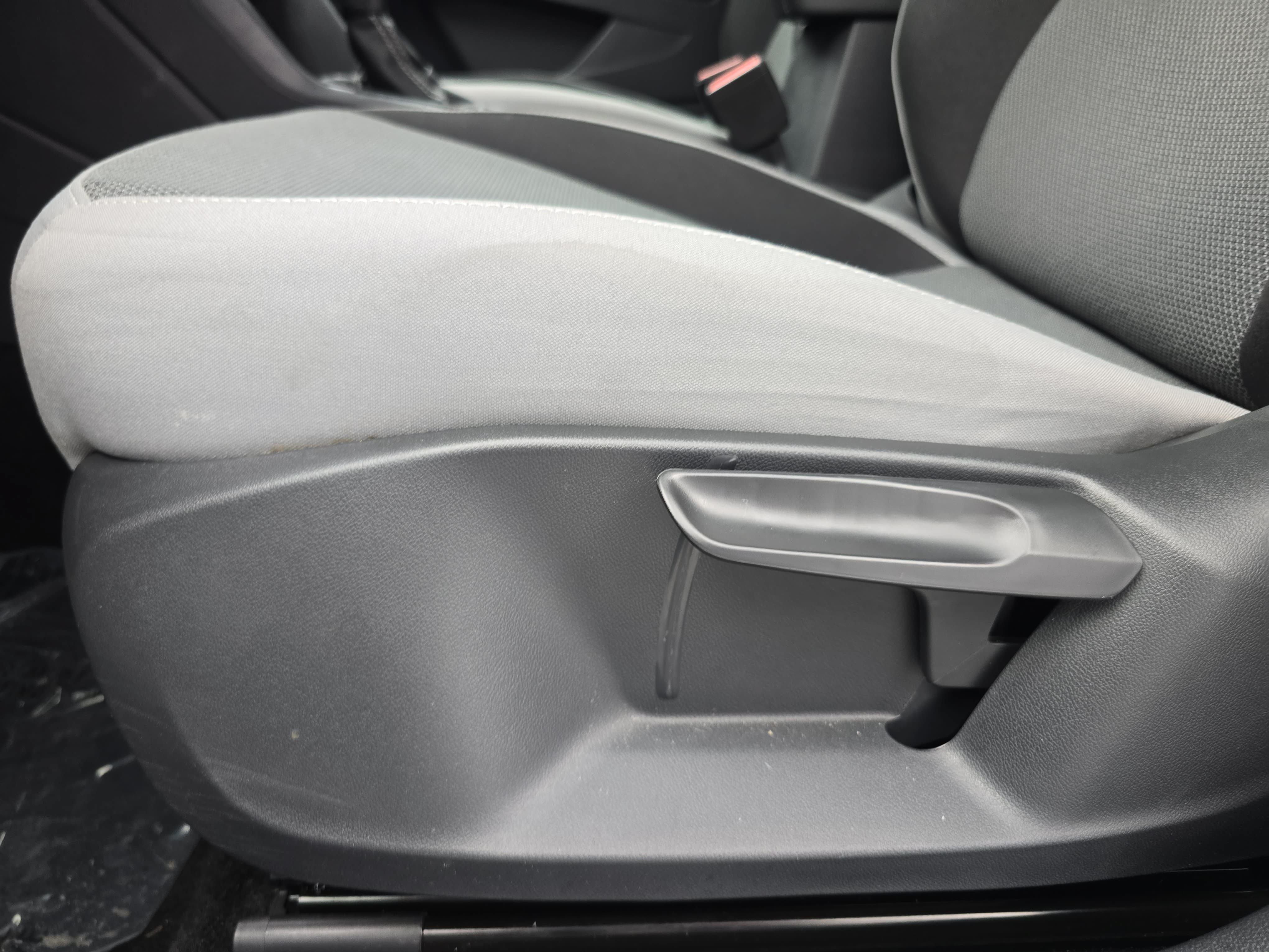 Certified 2023 Volkswagen Taos S FWD image 28