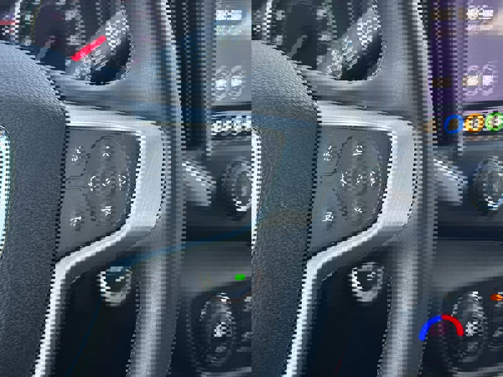 Used 2024 GMC Terrain SLT w/ Tech Package image 20