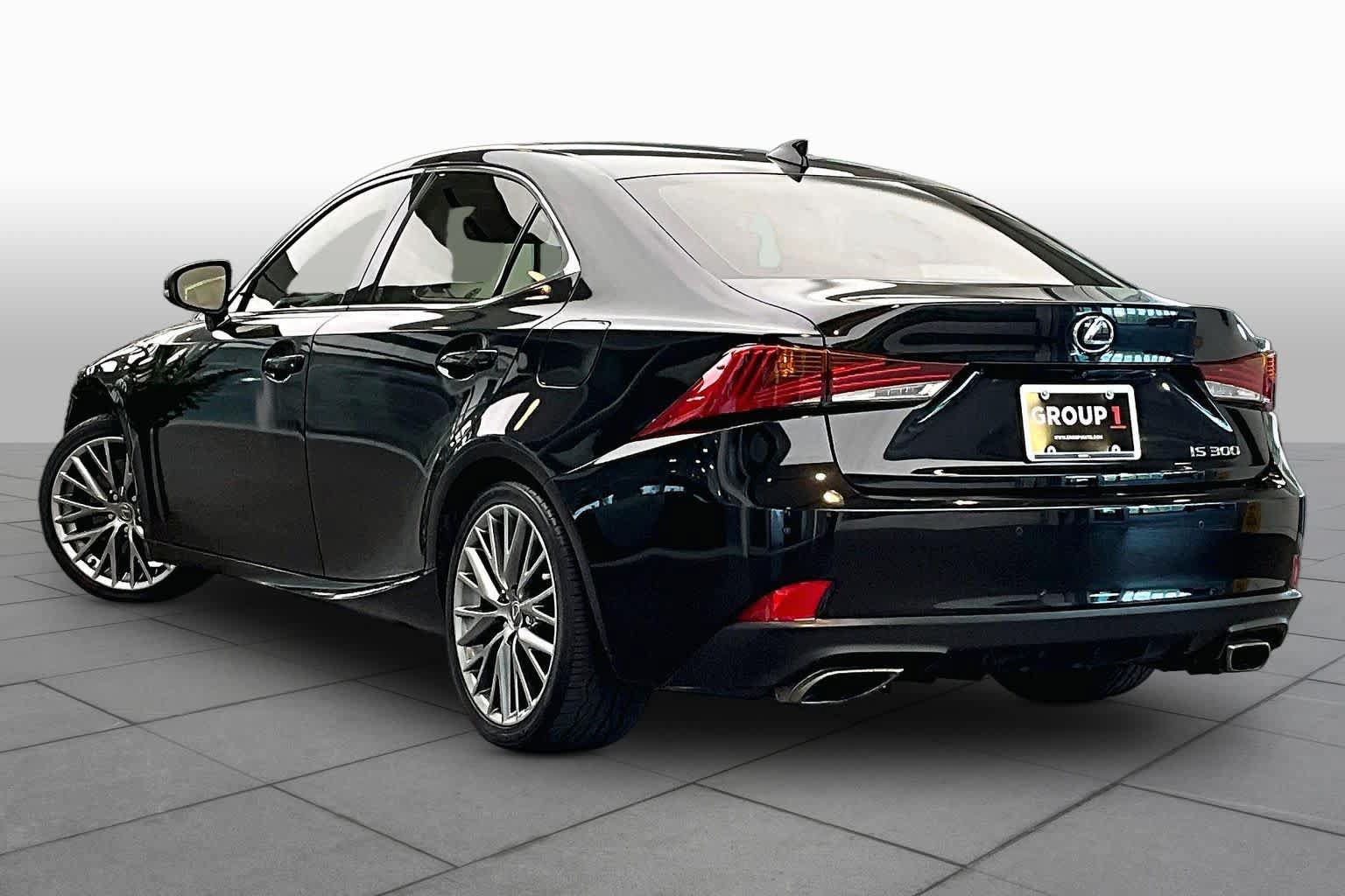 Used 2019 Lexus IS 300 w/ Navigation Package RWD image 12