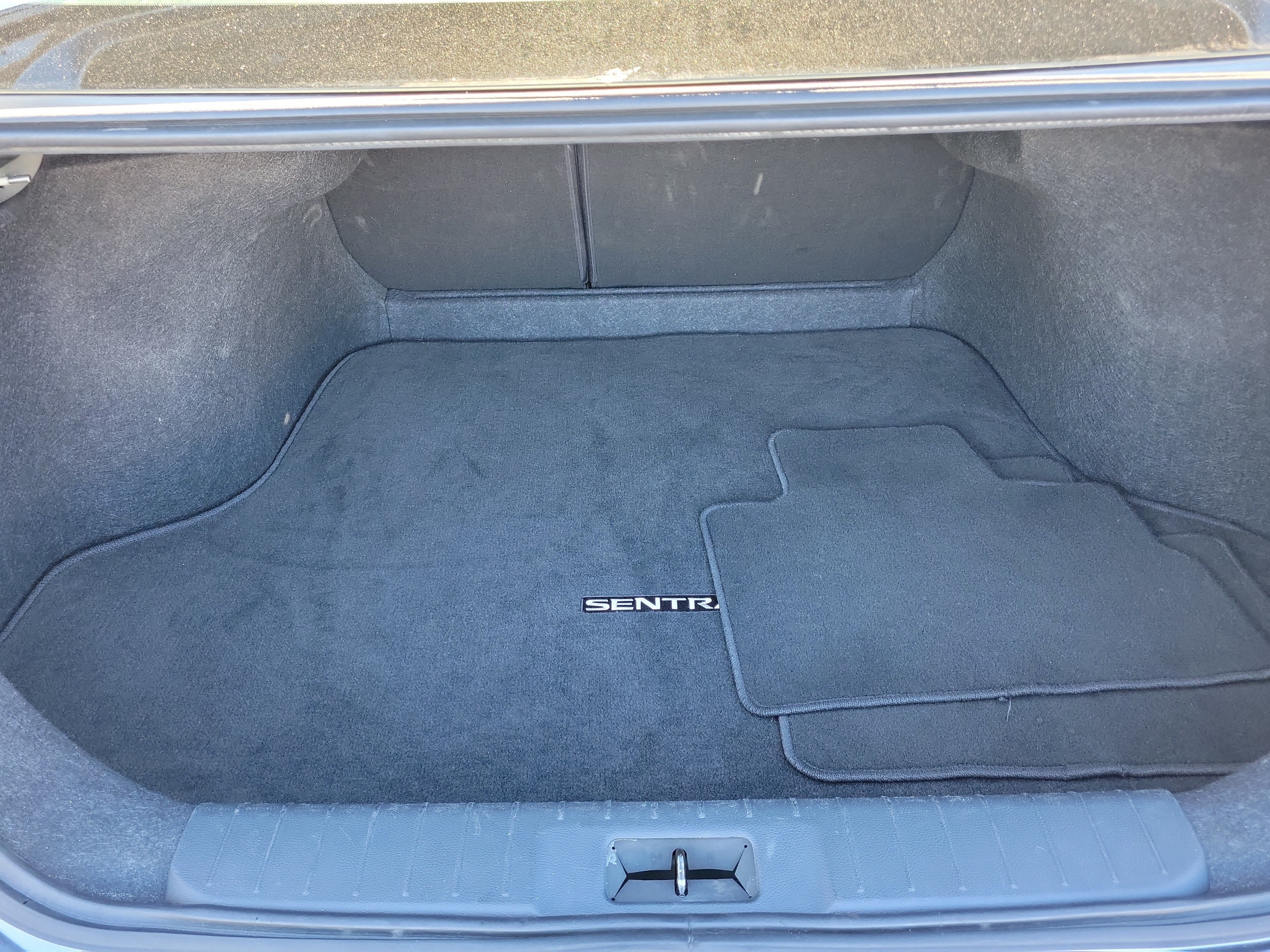 Used 2025 Nissan Sentra S FWD image 7