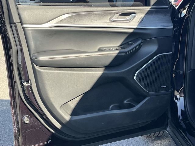 Used 2022 Jeep Grand Cherokee L Limited image 14