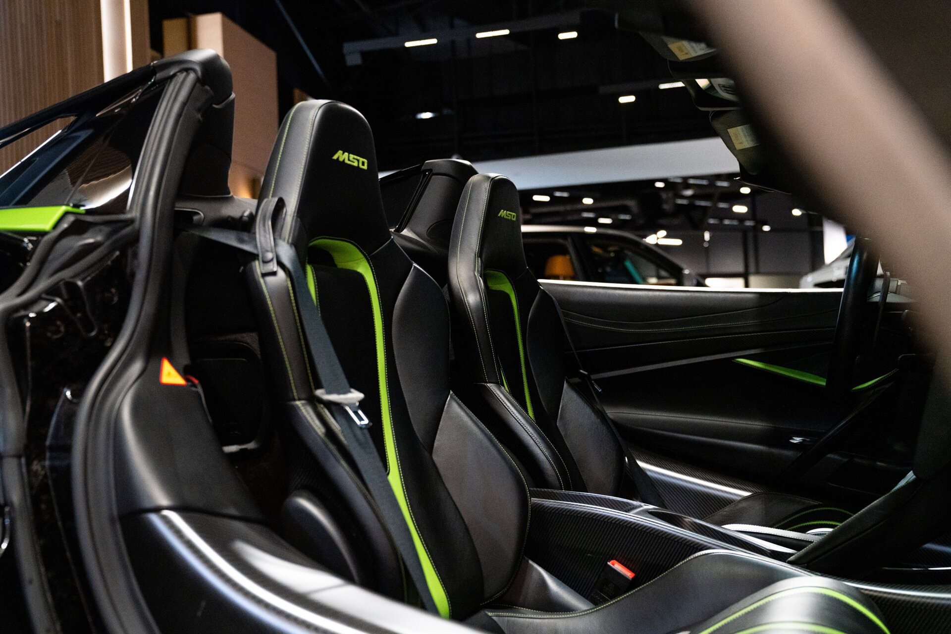 Used 2022 McLaren 765LT RWD image 21