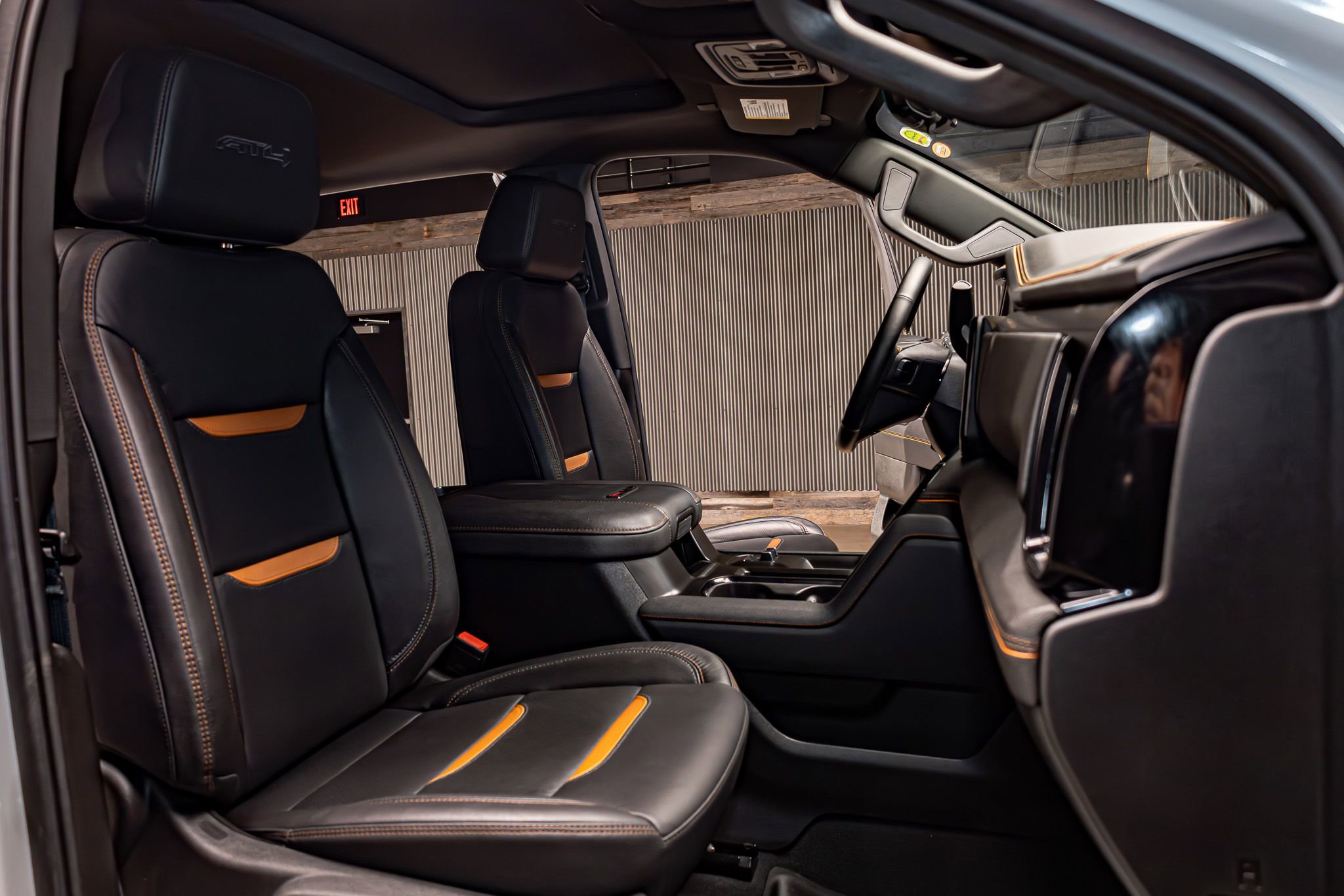 Used 2025 GMC Sierra 3500 AT4 w/ AT4 Premium Plus Package image 28