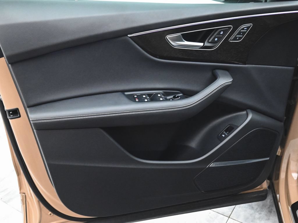 Used 2024 Audi Q8 Premium Plus w/ Premium Plus Package AWD/4WD image 8
