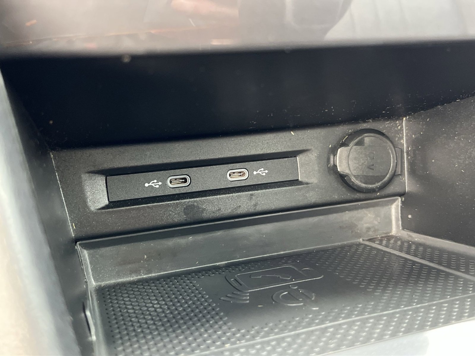 Used 2022 Volkswagen Tiguan SE w/ Panoramic Sunroof Package image 34