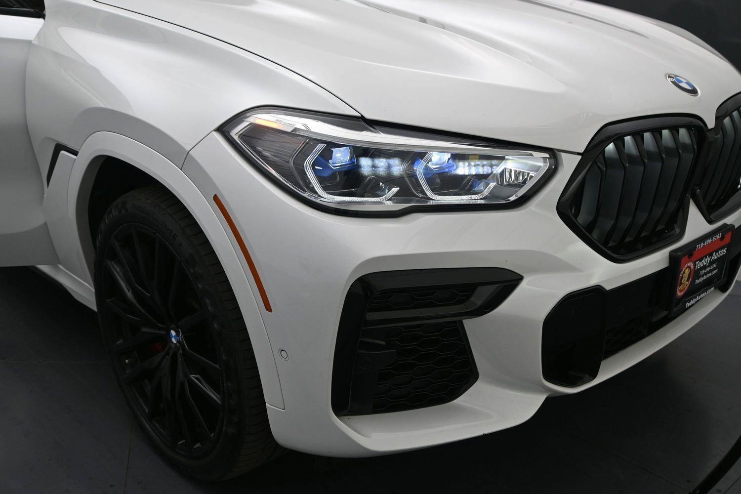 Used 2022 BMW X6 M50i w/ Executive Package AWD/4WD image 17