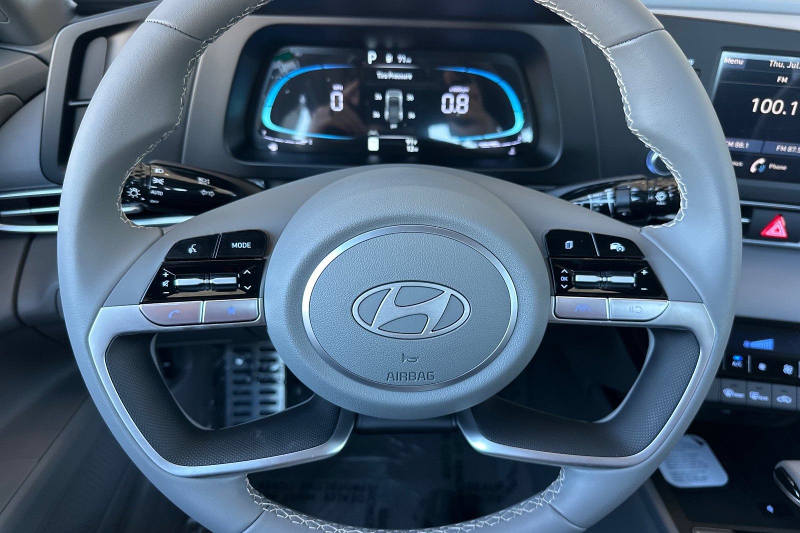 New 2026 Hyundai Elantra SEL Sport FWD image 21