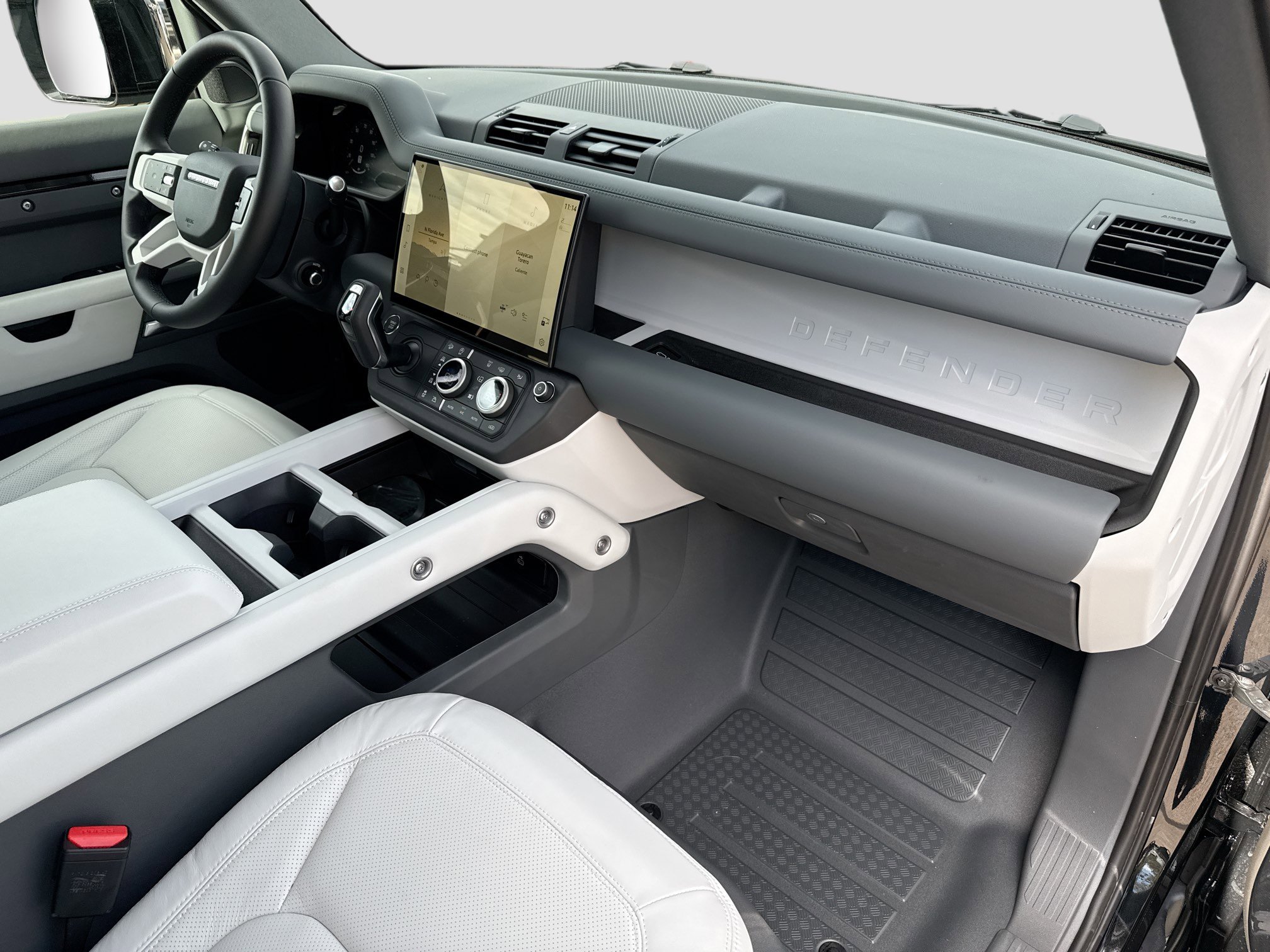 New 2026 Land Rover Defender 110 X-Dynamic SE image 14