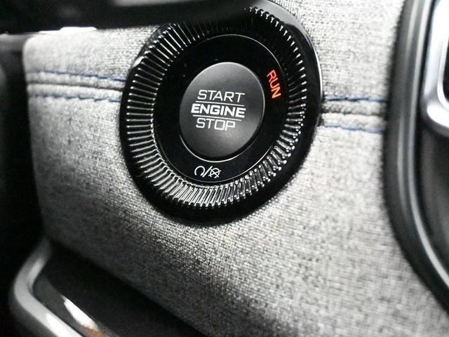 Used 2024 Jeep Compass Latitude image 39