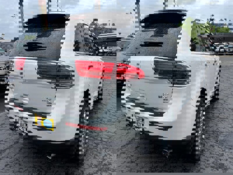 Used 2011 Lincoln MKX AWD w/ 102A Rapid Spec Order Code image 3