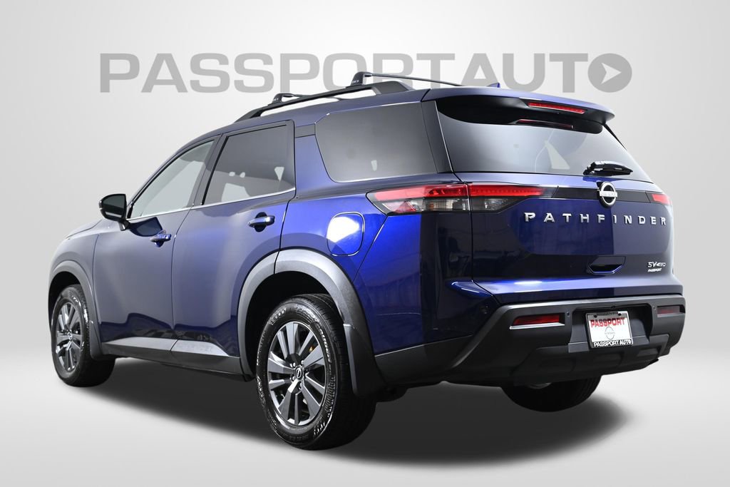 Used 2024 Nissan Pathfinder SV AWD/4WD image 8
