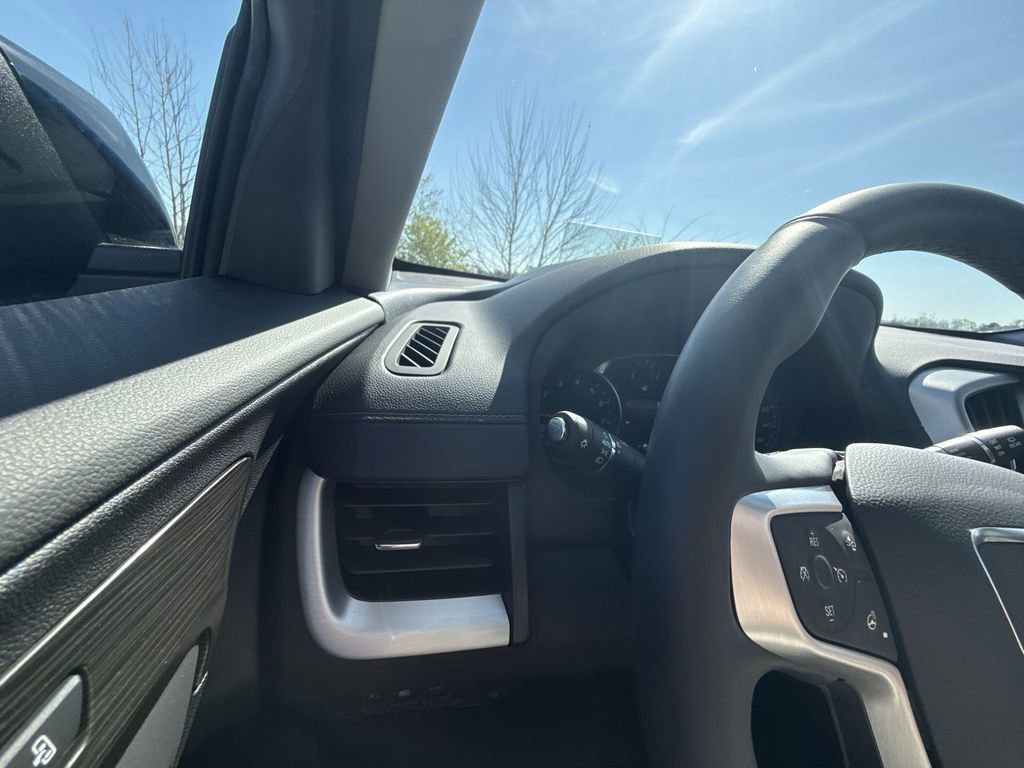 Certified 2024 GMC Terrain SLT w/ Tech Package image 24