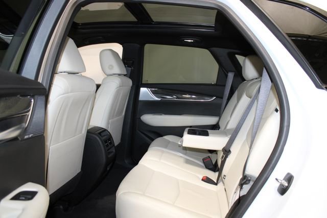 Certified 2024 Cadillac XT5 Sportv w/ Technology Package AWD/4WD image 11