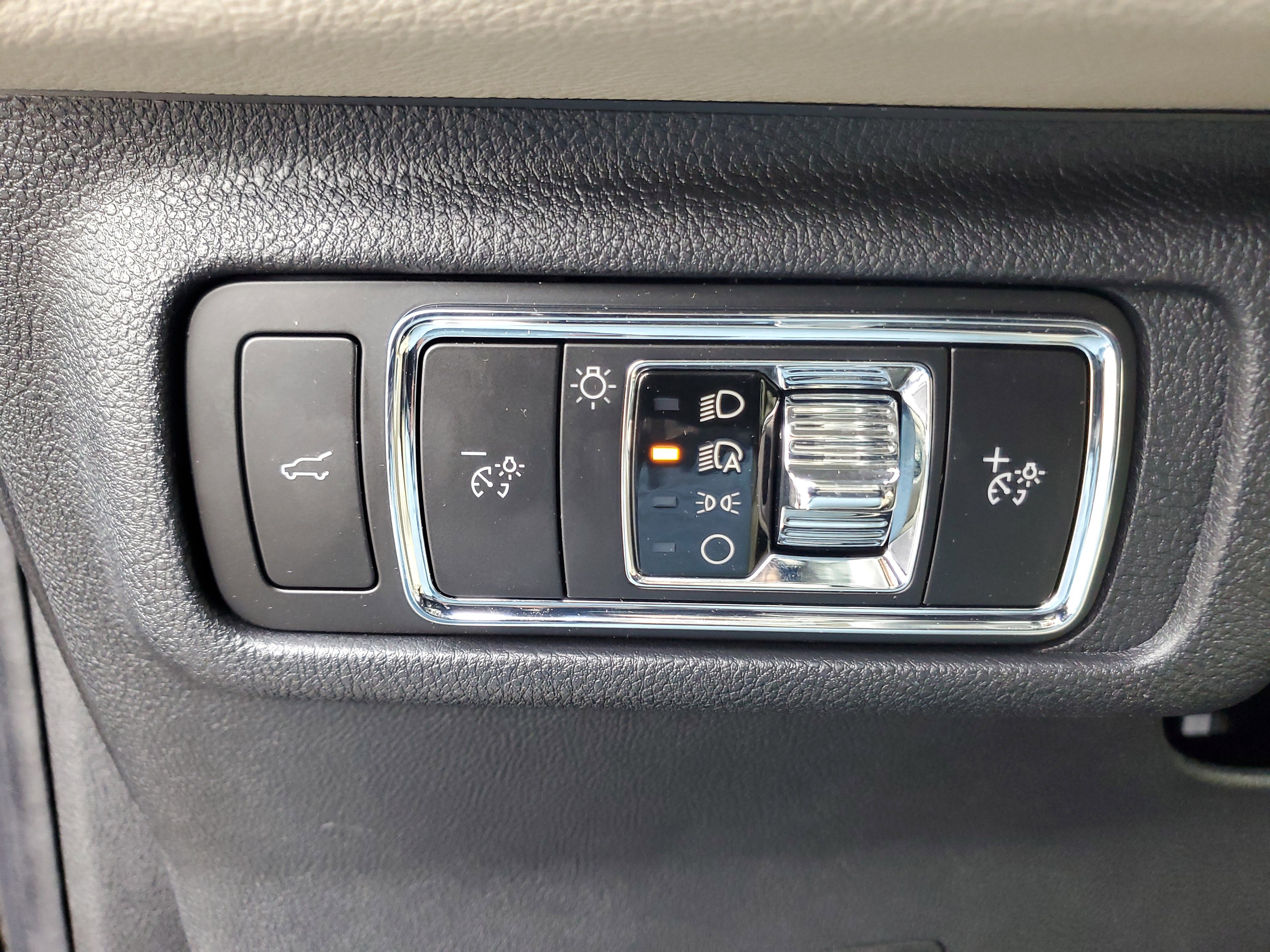 New 2026 Lincoln Corsair Premiere image 13