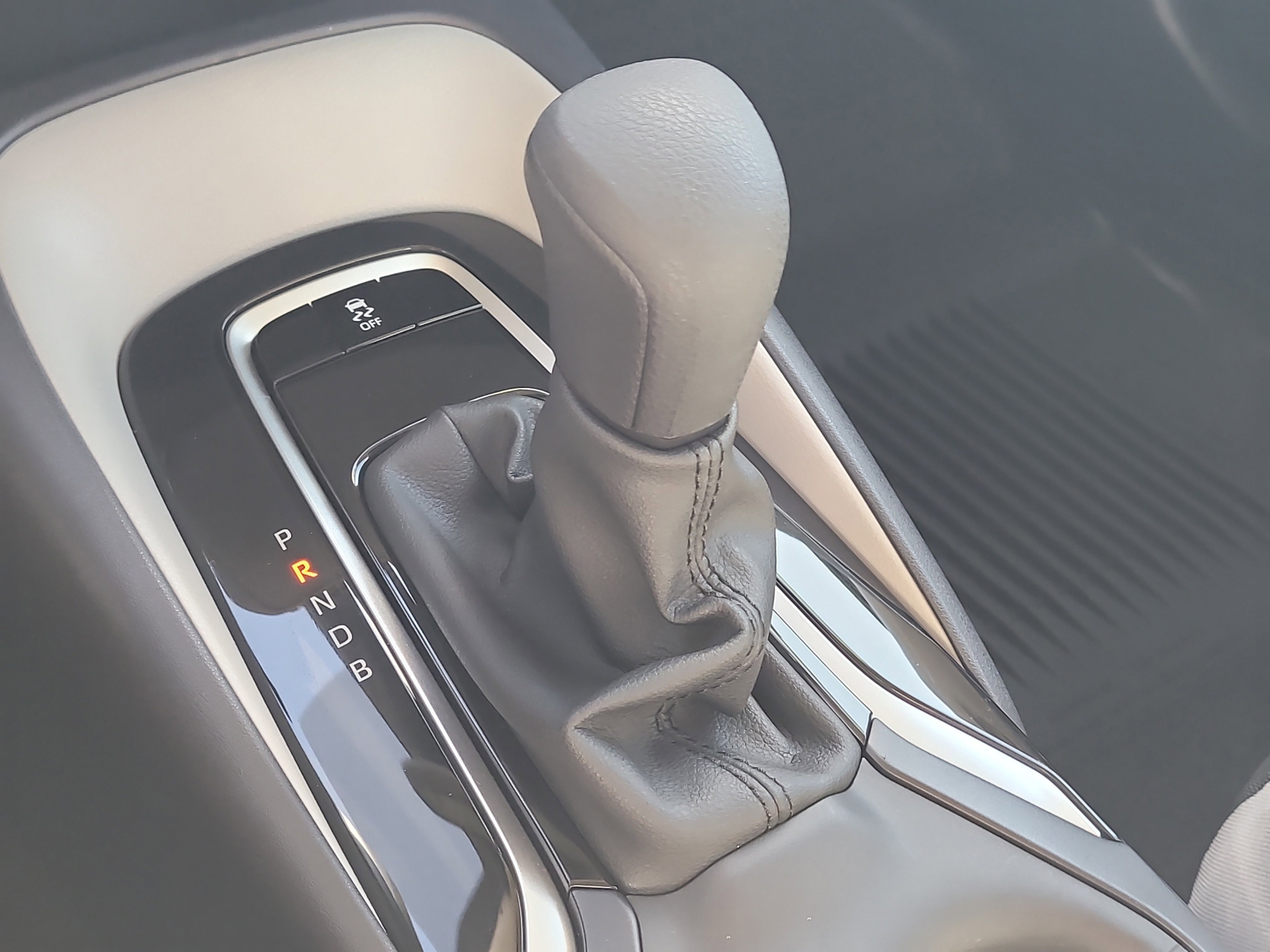 Used 2025 Toyota Corolla LE FWD image 25