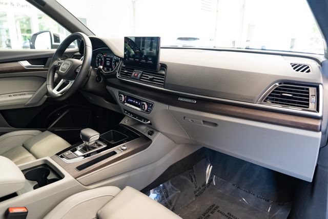 Used 2023 Audi Q5 2.0T Premium Plus w/ Premium Plus Package AWD/4WD image 31