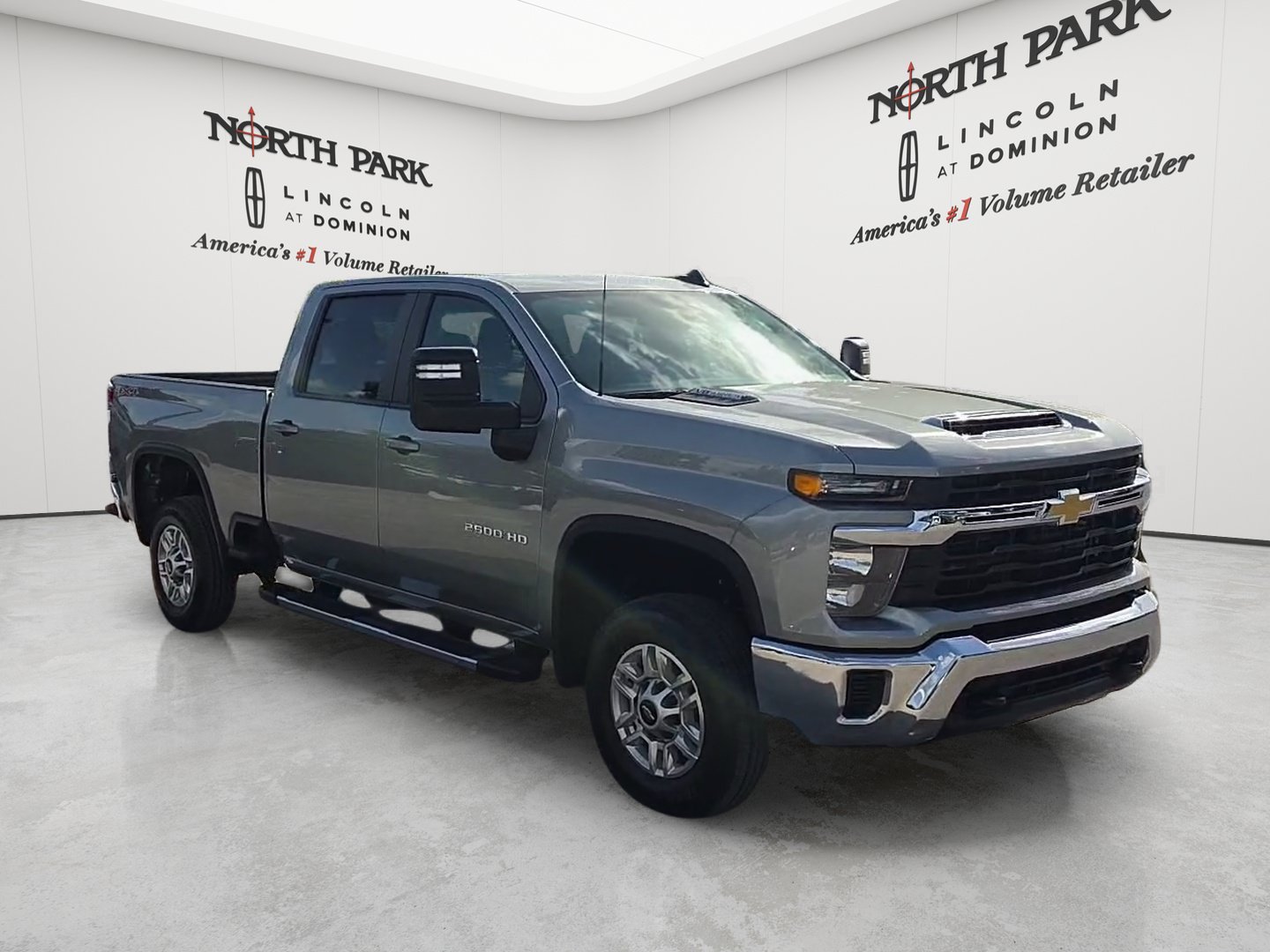 Used 2026 Chevrolet Silverado 2500 LT AWD/4WD image 7