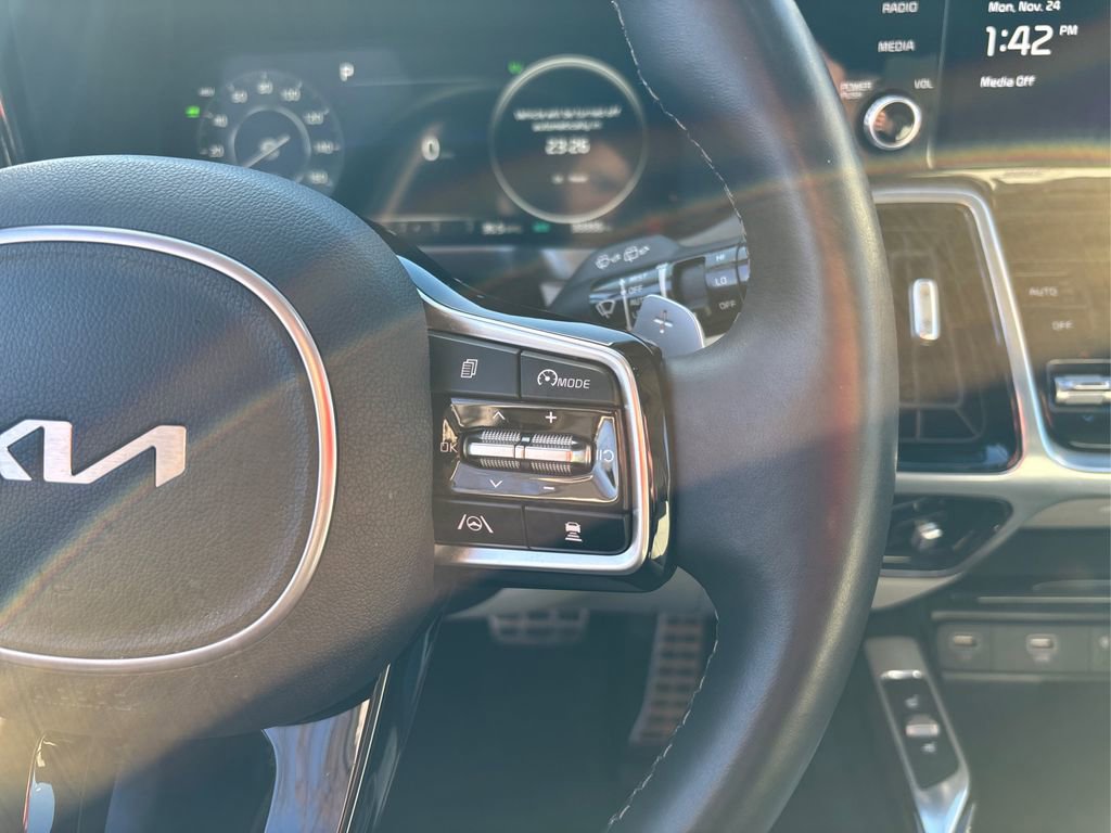 Certified 2023 Kia Sorento SX Prestige image 28