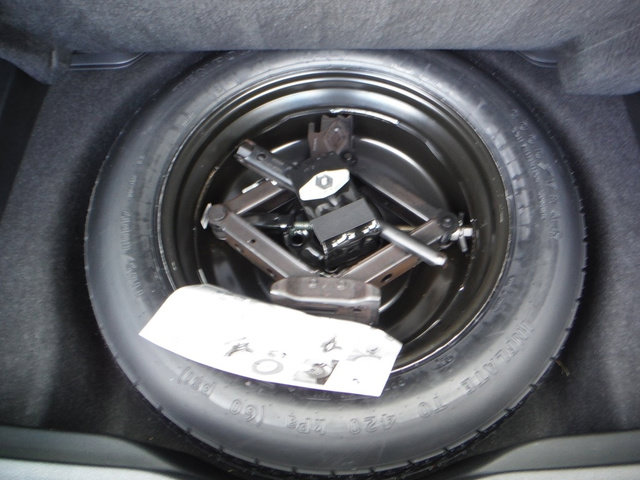Used 2019 Jeep Cherokee Latitude Plus w/ Cold Weather Group AWD/4WD image 41