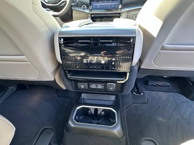 Used 2025 Jeep Wagoneer Series III w/ Premium Group I AWD/4WD image 35
