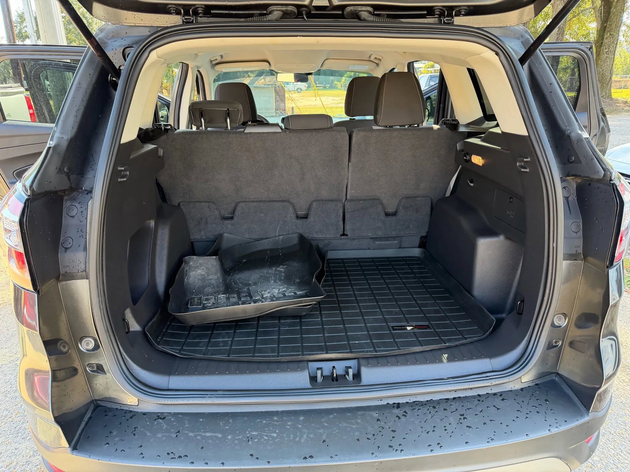 Used 2017 Ford Escape SE image 12